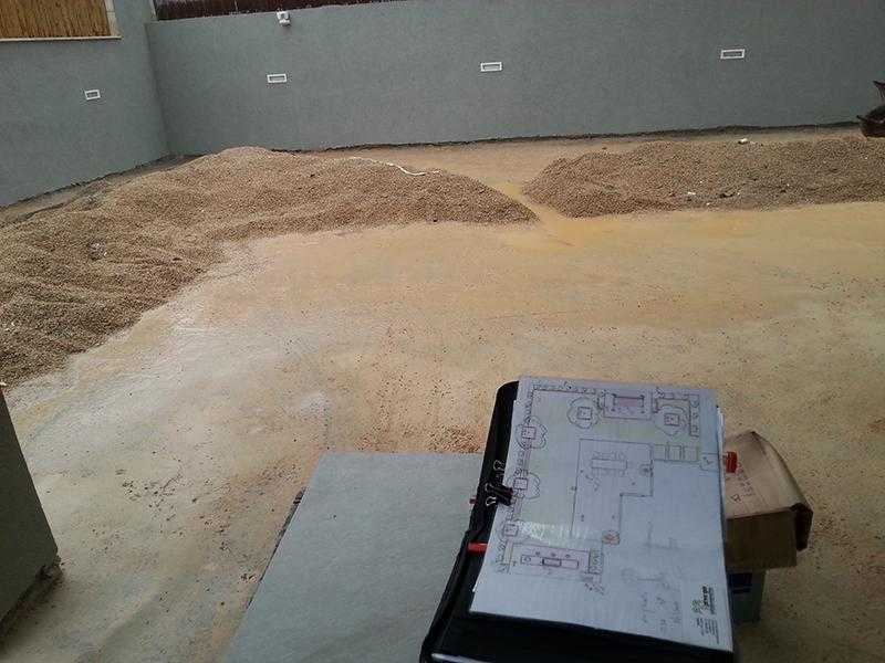 עבודה על גינת חצר בבית פרטי במרכז הארץ