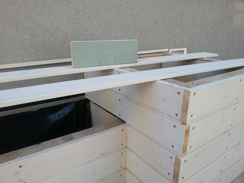 אדניות מוגבהות מעץ לגינת חצר