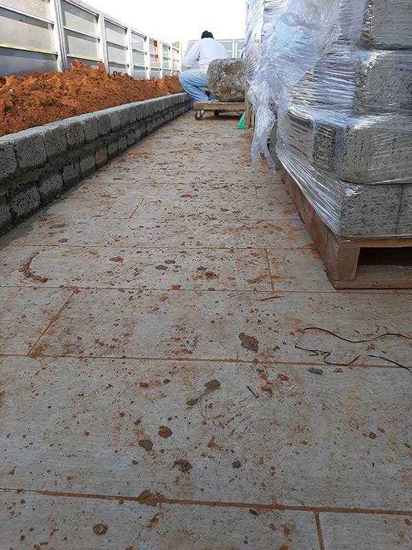 עיצוב גינת חצר סביב בית במרכז הארץ