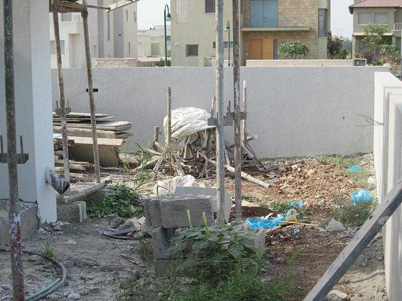 הכנה לעיצוב גינת חצר במרכז הארץ