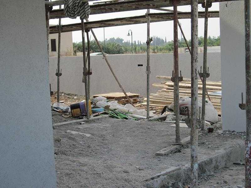 הכנה לעיצוב גינת חצר במרכז הארץ